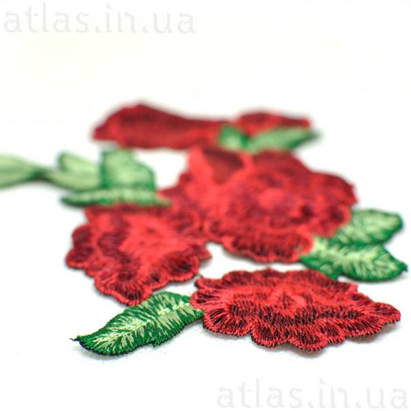 Красные розы 5 бутонов аппликация 150x125 мм