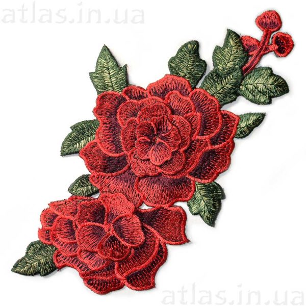 Красная роза на сетке 5 бутонов 125x230 мм