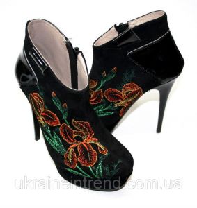 Вишиті туфлі