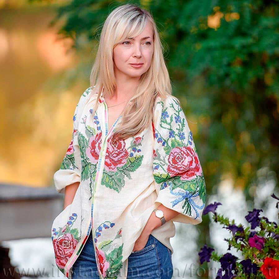 bestickte Leinenbluse