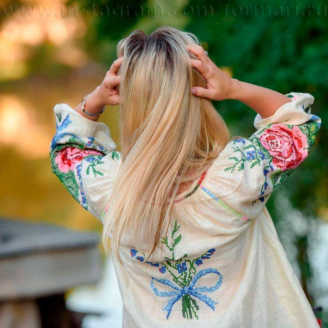 Ukrainische Stickerei auf einer Bluse