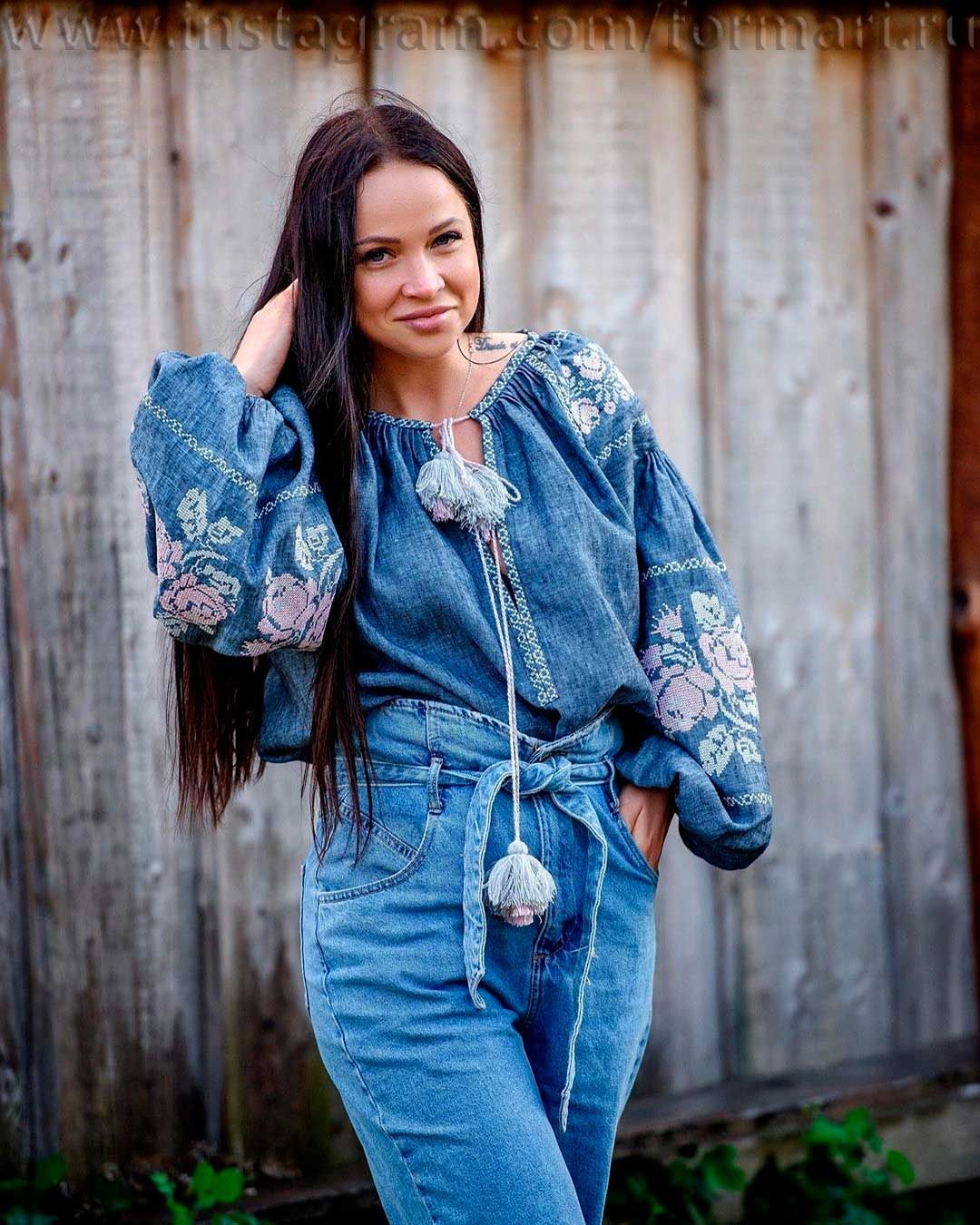 bestickte Jeansbluse