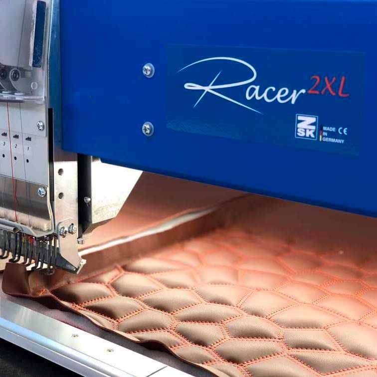 Стёжка на кожаной детали