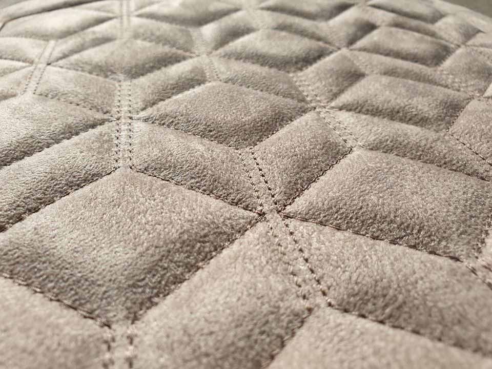 Стёжка по коже