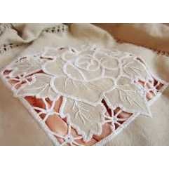 Embroidery richelieu