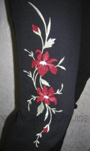 Вишивка на брюках